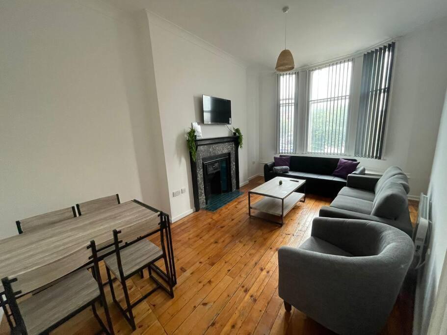 Spacious Flat For 6 City Center Gs305 Sheffield Exterior photo